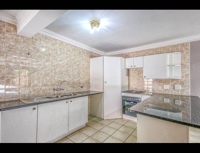 4 BEDROOM TOWNHOUSE TO LET IN ALLEN'S NEK